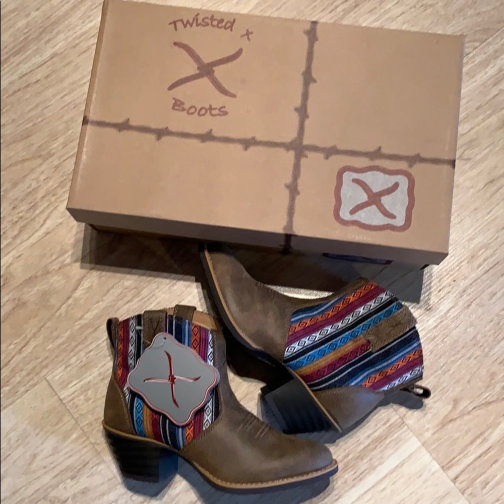 Twisted x booties
